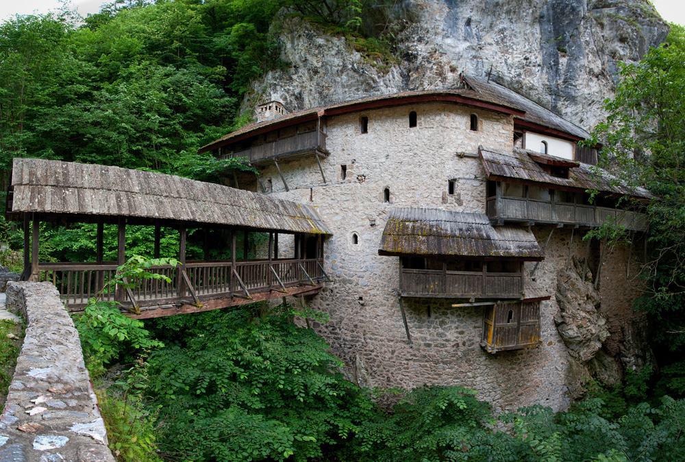 Manastir Crna Reka