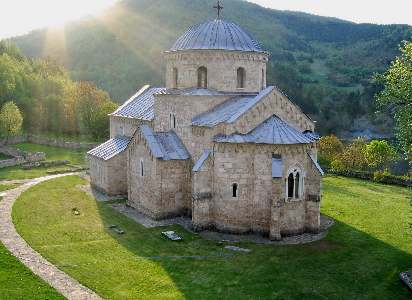 Izgradnja manastira Gradac